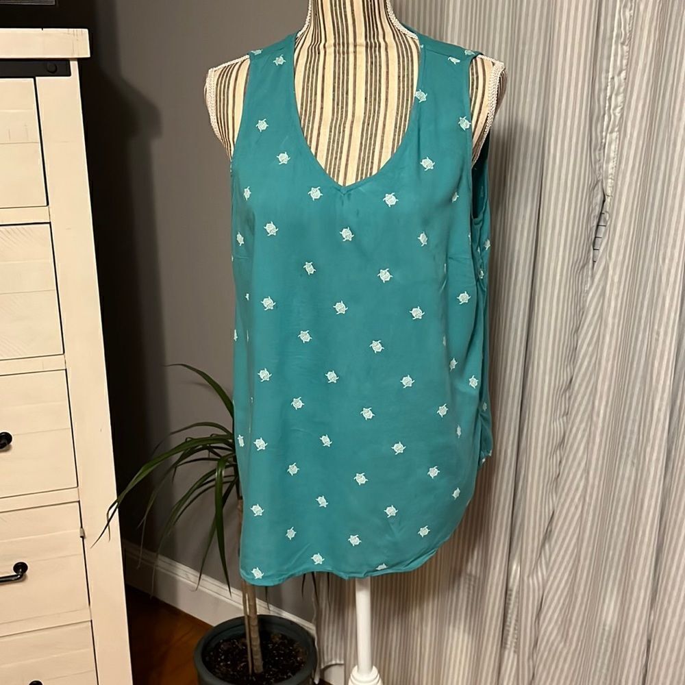 Sonoma teal tank. Medium. White turtle print